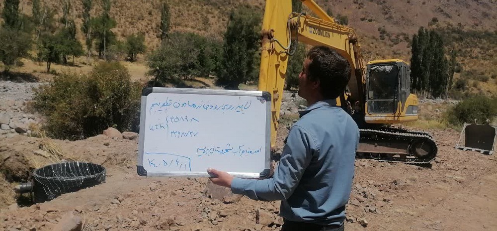 لایروبی و ساماندهی رودخانه مادون در شهرستان بردسیر